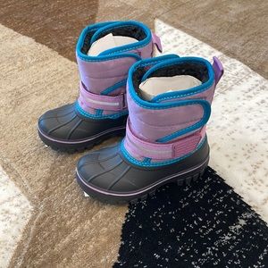 Sample sale. Size 7/8 winter boots